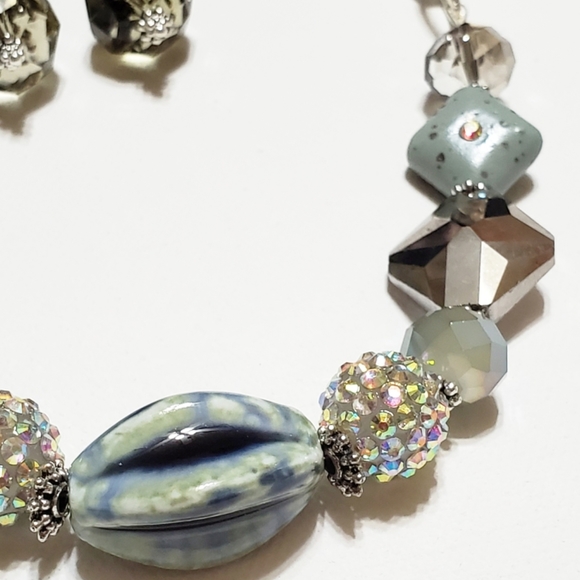 Crystal Necklace and Earrings Set - Picture 3 of 4